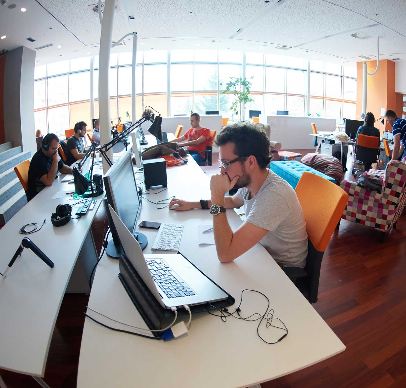 "device as a service model, benefits of desktop as a service, benefits of daas adoption, Asminds"