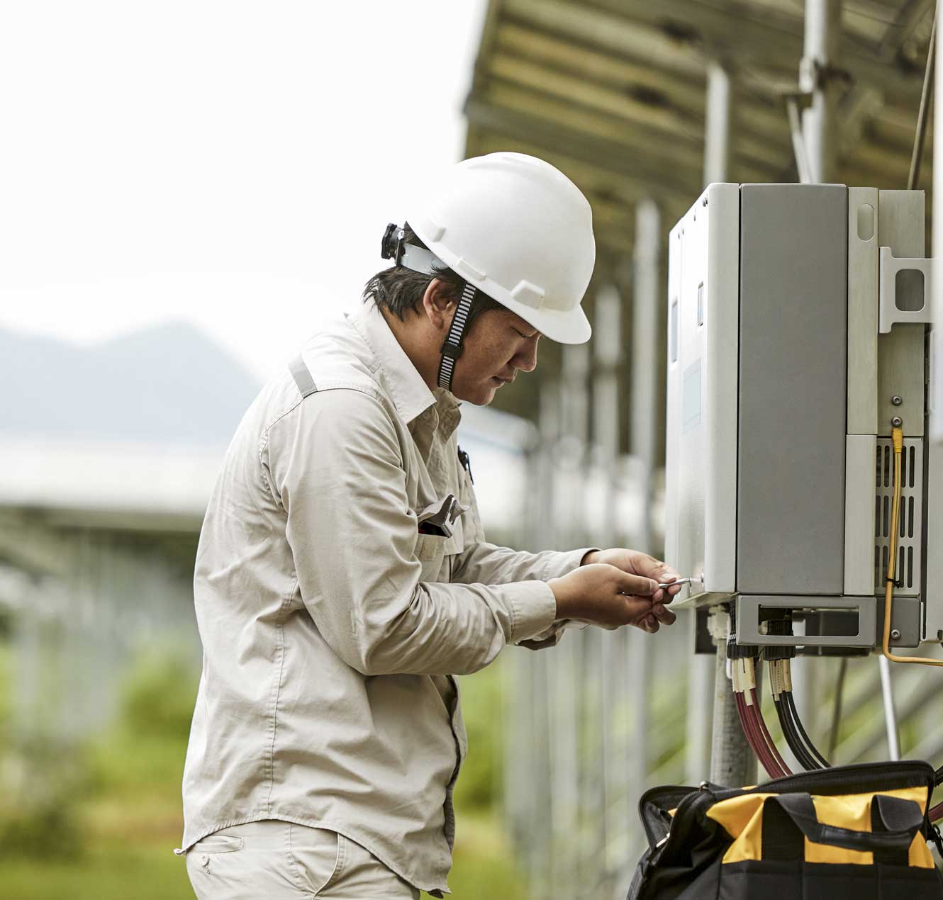 Augmented and Virtual Reality for Field Service